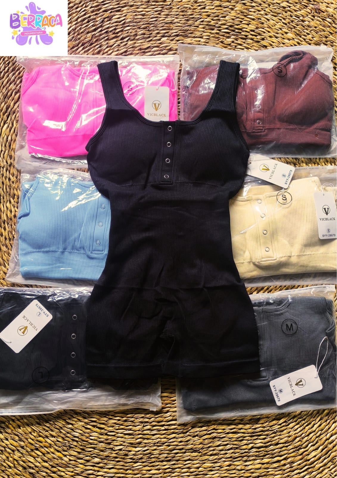 CATSUIT CORTO CON BOTONES SIN MANGAS MARCA VICKBLACK 