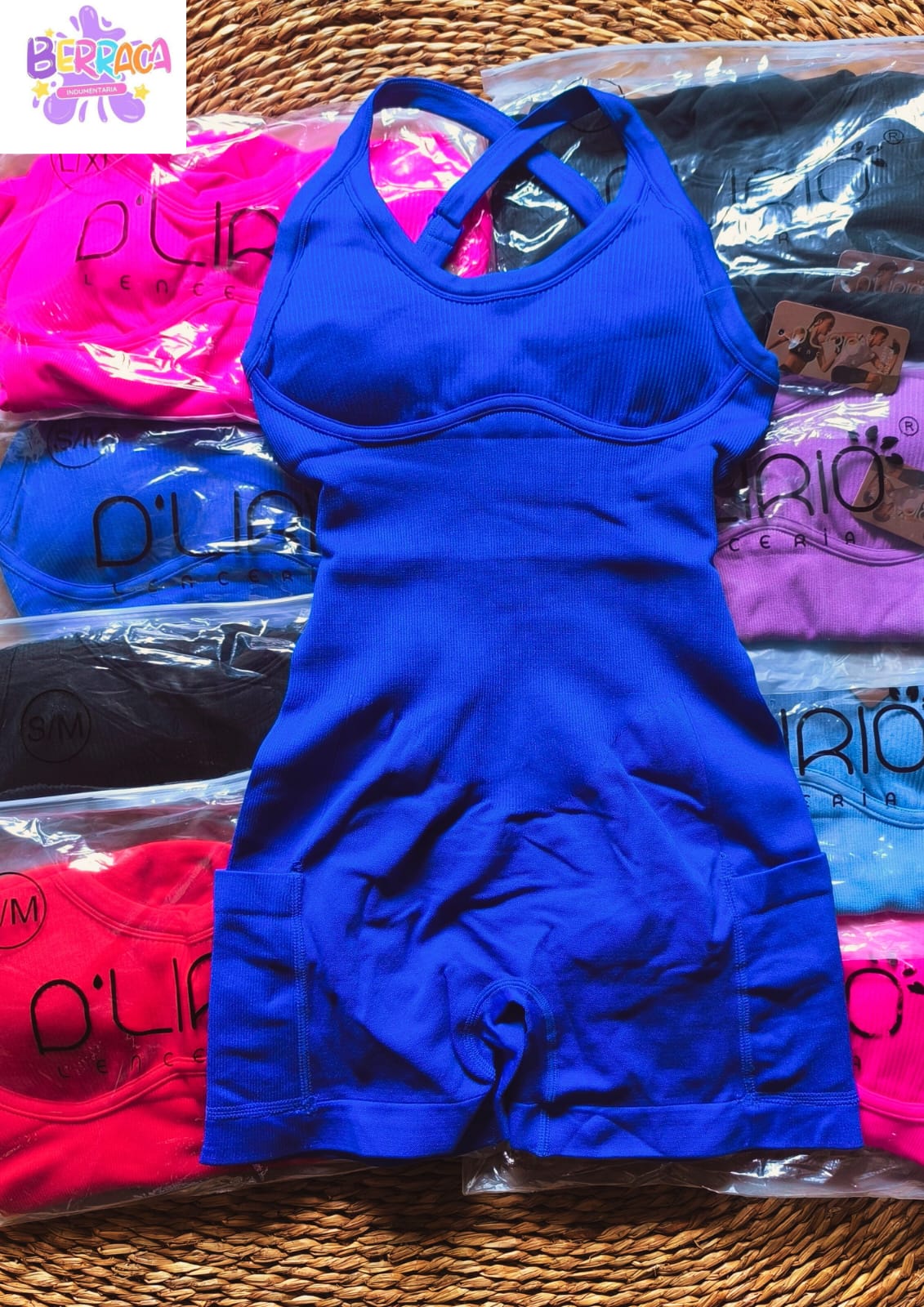 CATSUIT CORTO SIN MANGA CON TIRAS  MARCA D'LIRIO